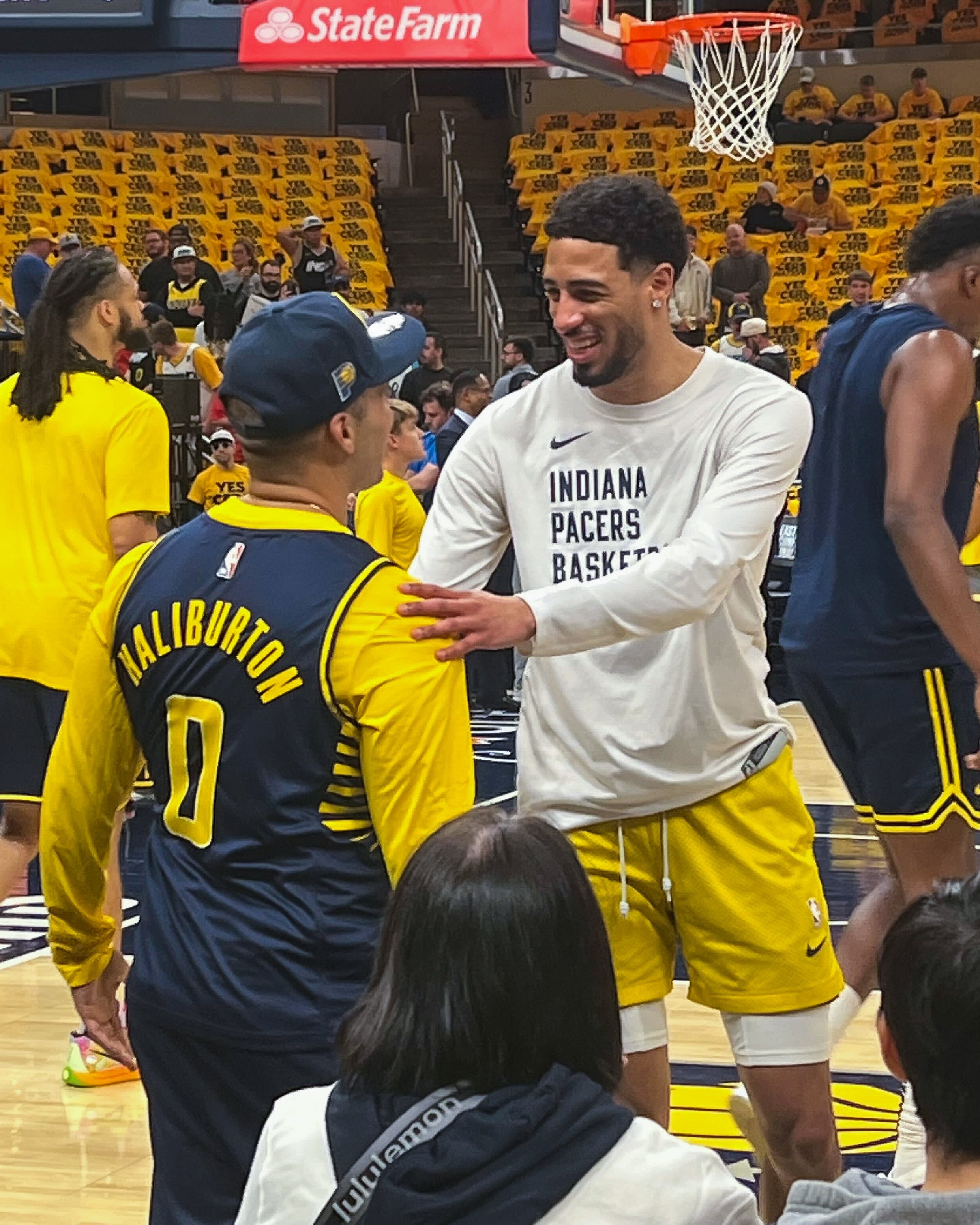 包含国际比赛日印第安纳步行者调整名单以备NBA季后赛，完成体检环节打磨，管理层满意，轮换策略成焦点的词条